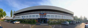 Hotel a ubytovna Zimní stadion Slaný, Slaný